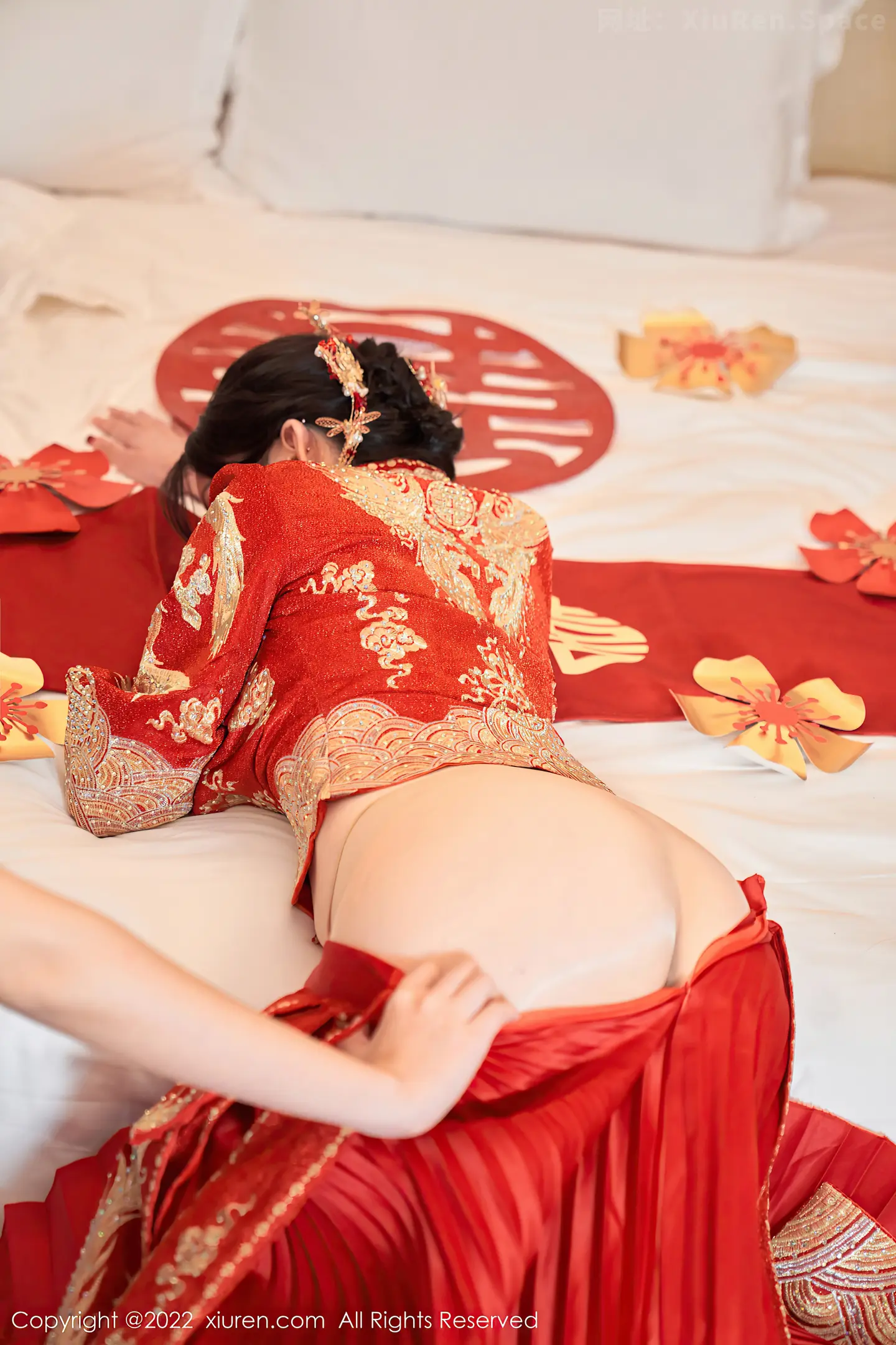 图片[3]-[XiuRen秀人网] VOL.5675 女神周于希Sally私房脱新娘装露红色蕾丝内衣超薄肉丝诱惑写真80P-秀人网官方网站